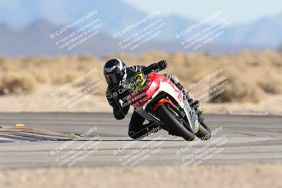 media/Dec-07-2025-CVMA (Sun) [[3e7d2de5dc]]/Race 9-Formula UL Shootout/